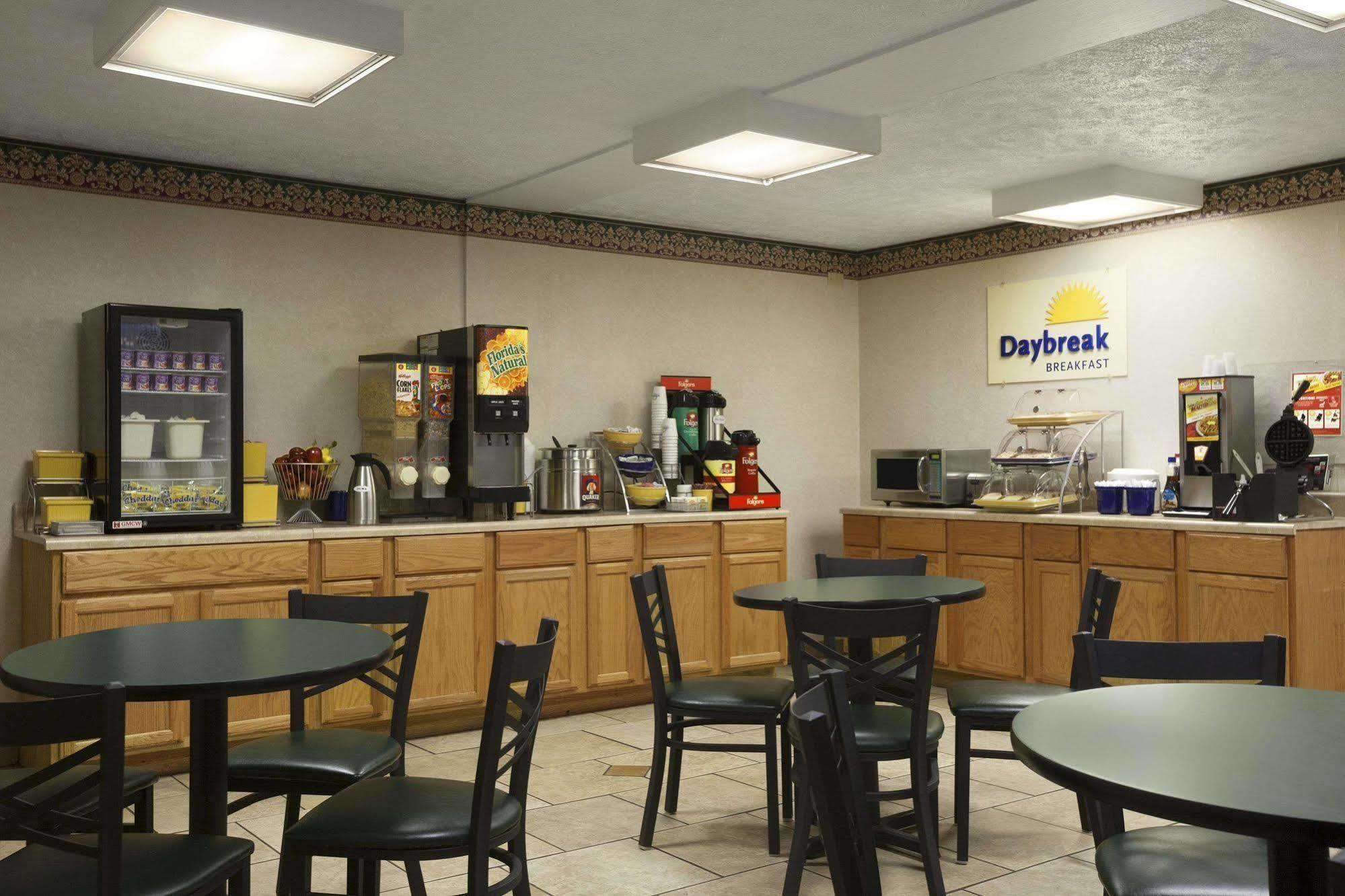 Days Inn By Wyndham Waynesboro Εξωτερικό φωτογραφία